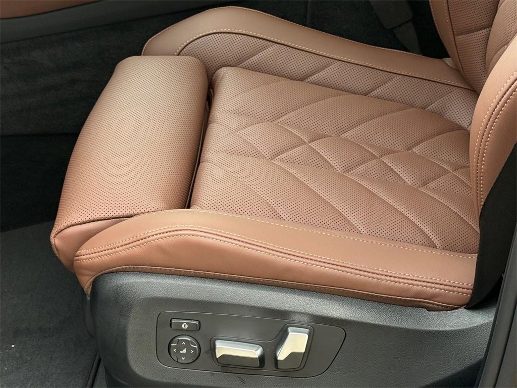 New 2026 BMW X5 xDrive50e w/ M Sport Package image 17