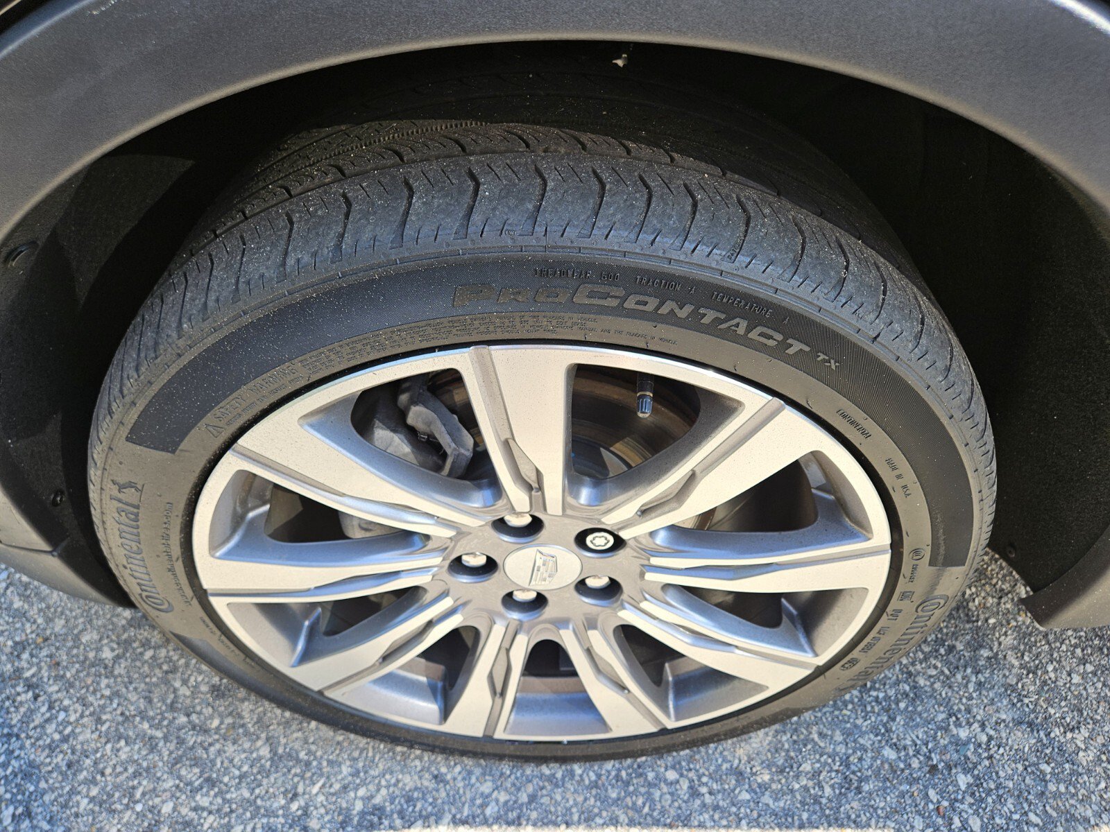 Used 2023 Cadillac XT4 Premium Luxury AWD/4WD image 7
