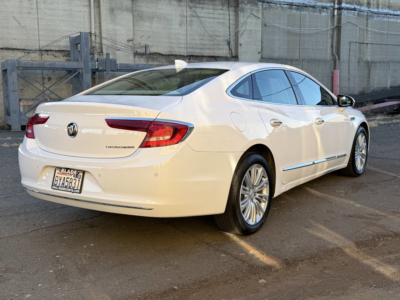 Used 2019 Buick LaCrosse Essence image 9