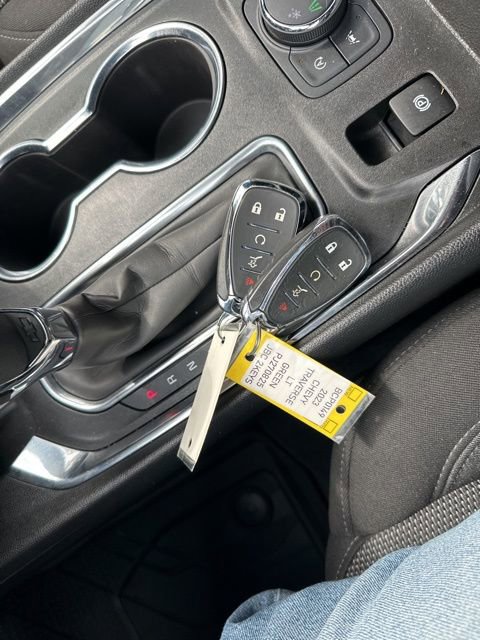 Used 2023 Chevrolet Traverse LT image 32