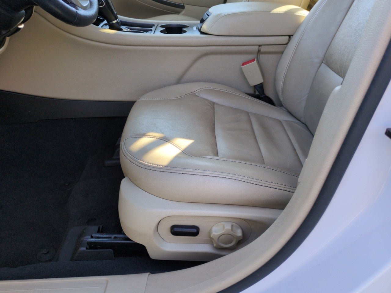 Used 2019 Ford Taurus SEL w/ Equipment Group 201A FWD image 13