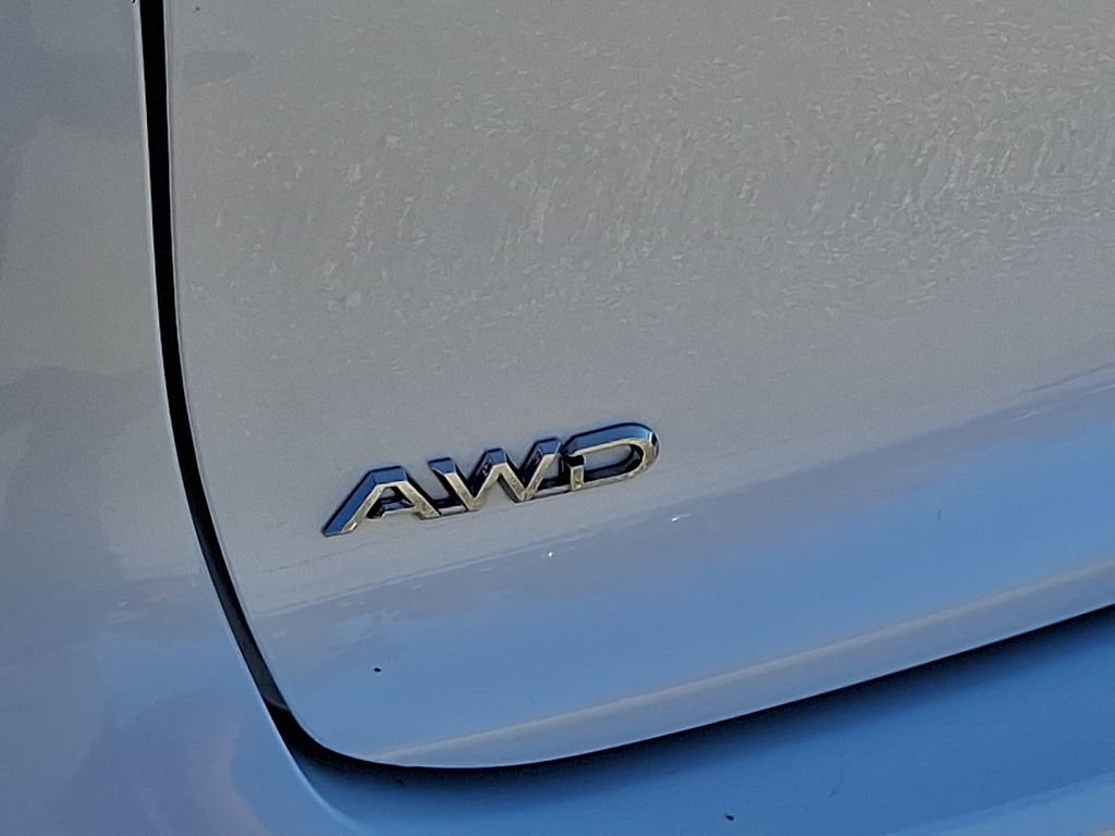 Used 2023 Toyota Crown XLE image 33