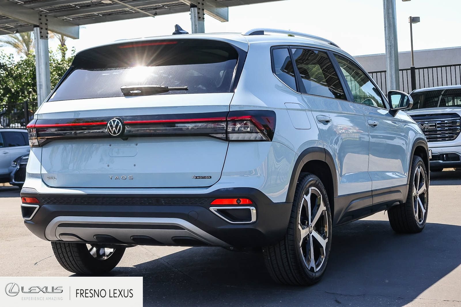 Used 2025 Volkswagen Taos SEL AWD/4WD image 6