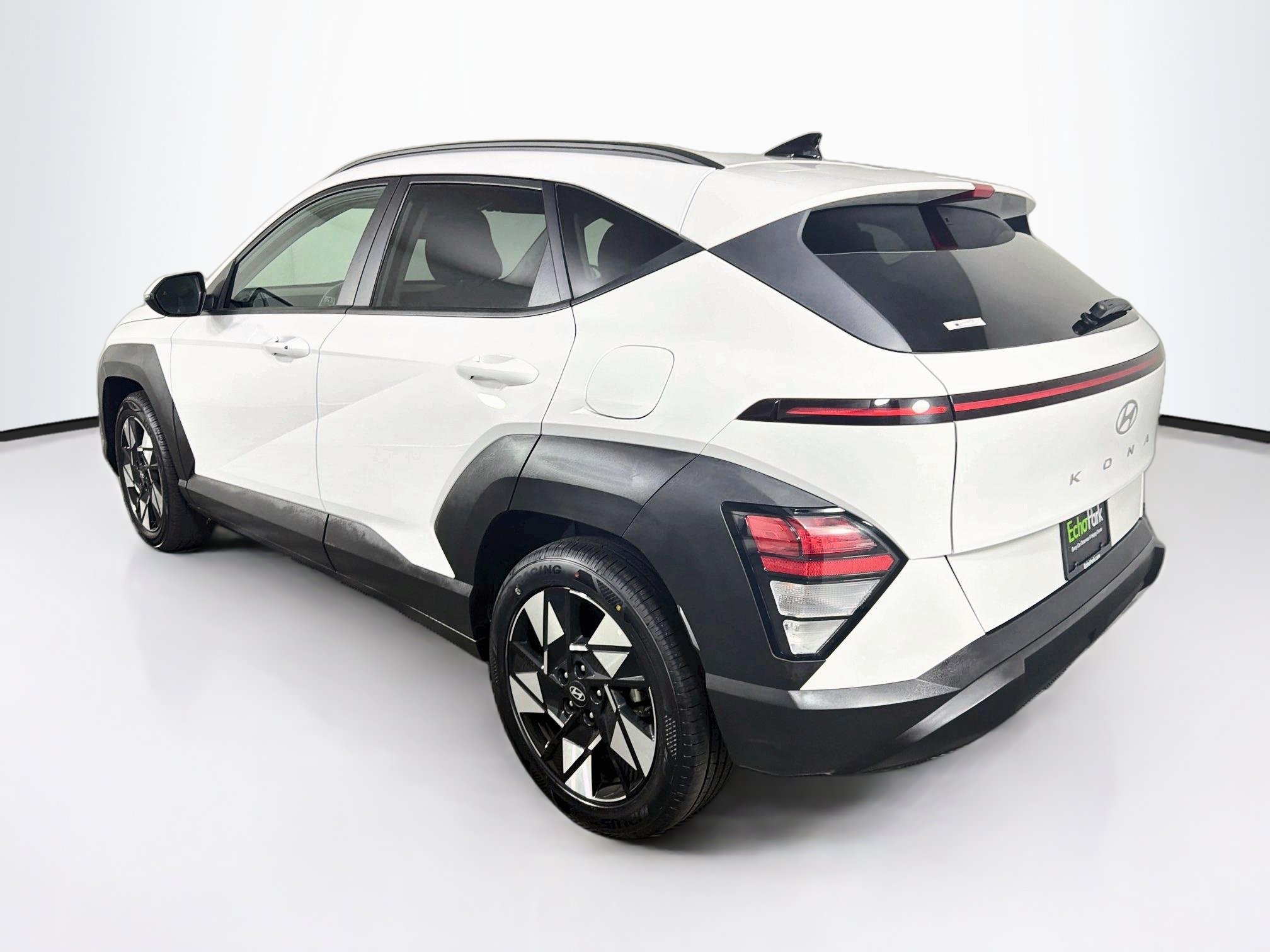 Used 2025 Hyundai Kona SEL FWD image 5