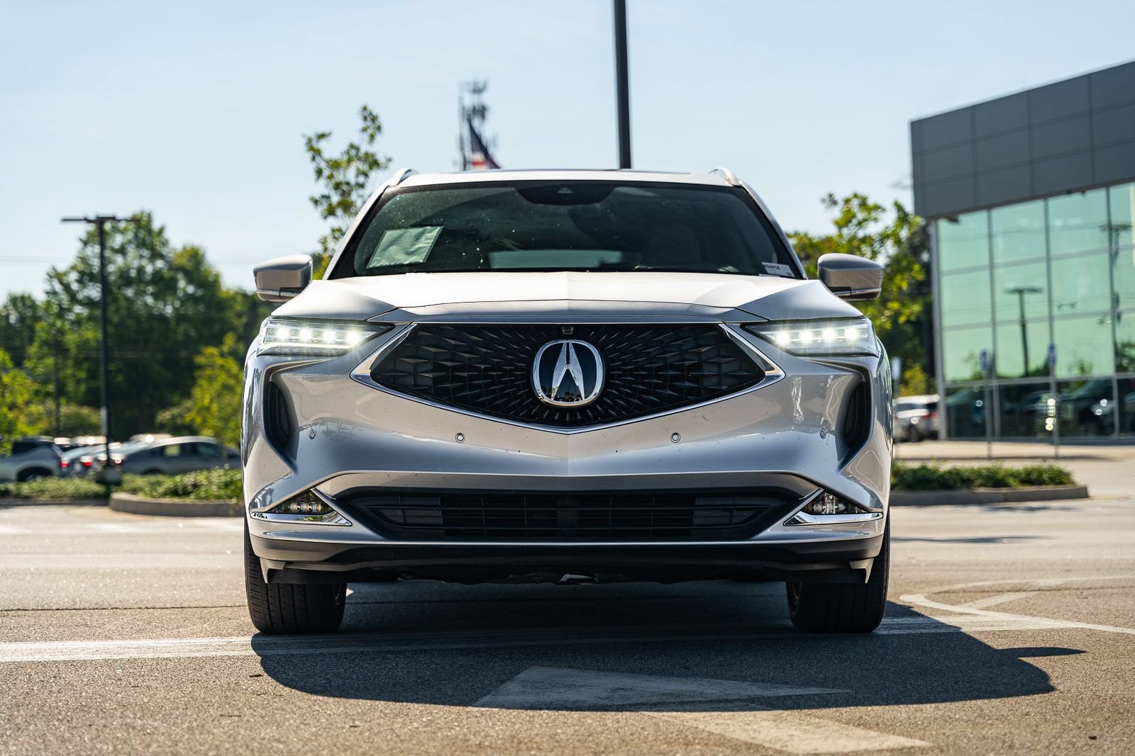 Used 2023 Acura MDX SH-AWD w/ Advance Package image 2