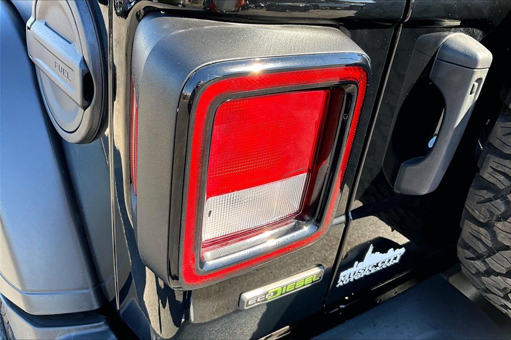 Used 2022 Jeep Wrangler Unlimited Sport AWD/4WD image 25