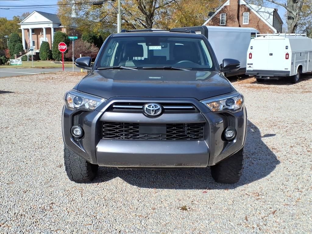 Used 2022 Toyota 4Runner SR5 Premium image 2