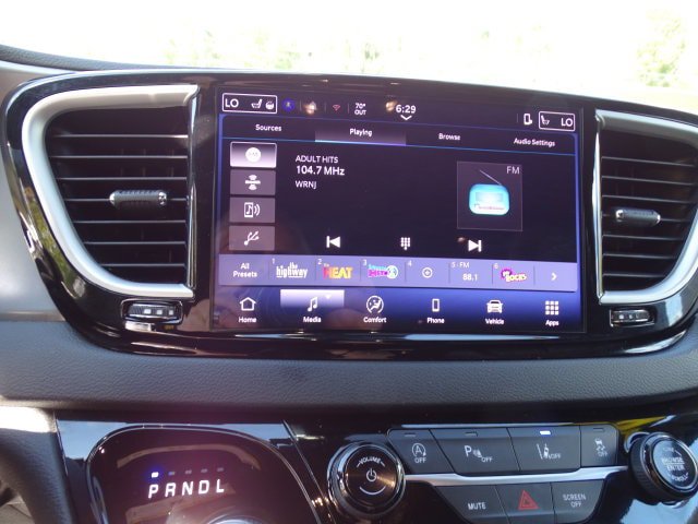 Certified 2026 Chrysler Pacifica Select FWD image 13