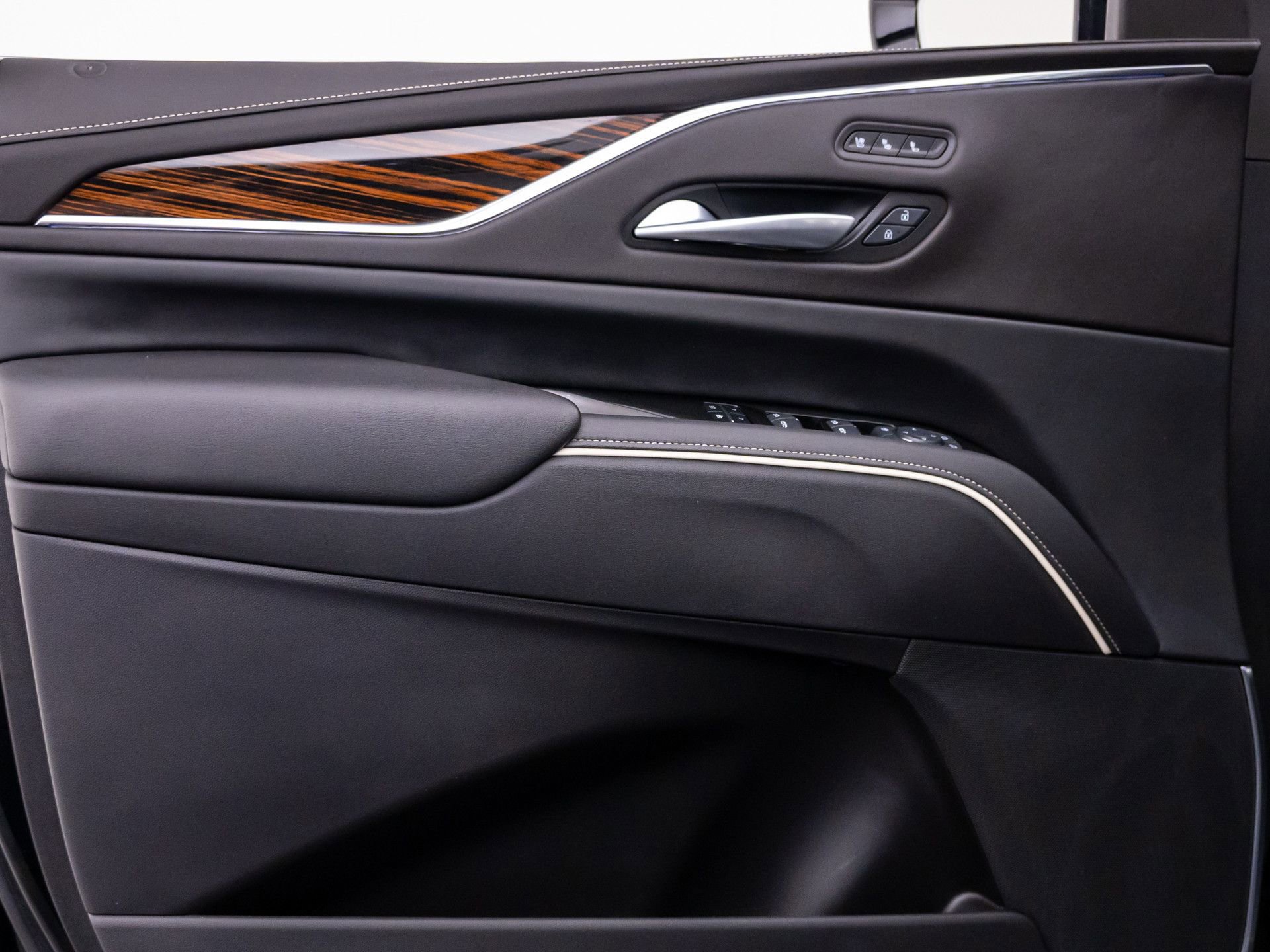 Certified 2024 Cadillac Escalade Premium Luxury AWD/4WD image 14