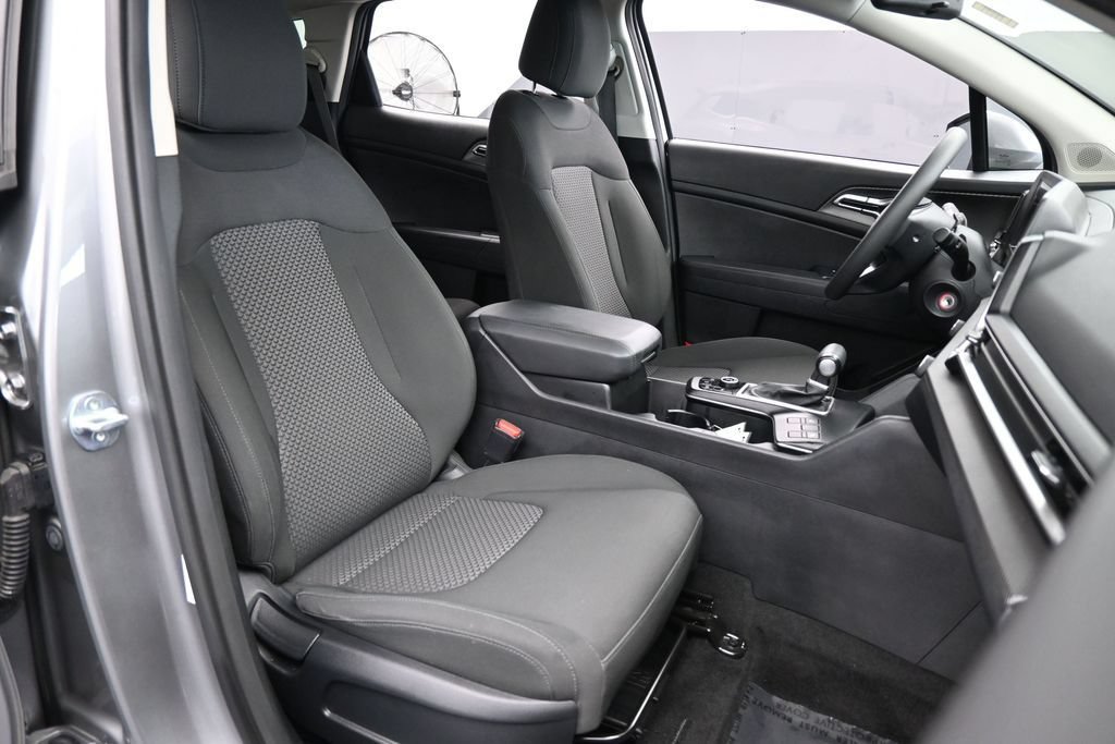 Used 2024 Kia Sportage LX AWD/4WD image 45