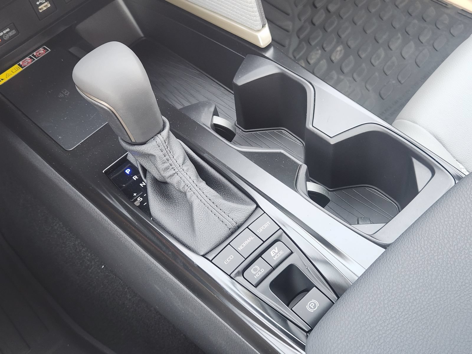 New 2026 Toyota Camry SE FWD image 19