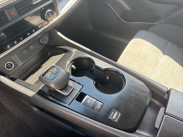 Used 2023 Nissan Rogue SV image 24