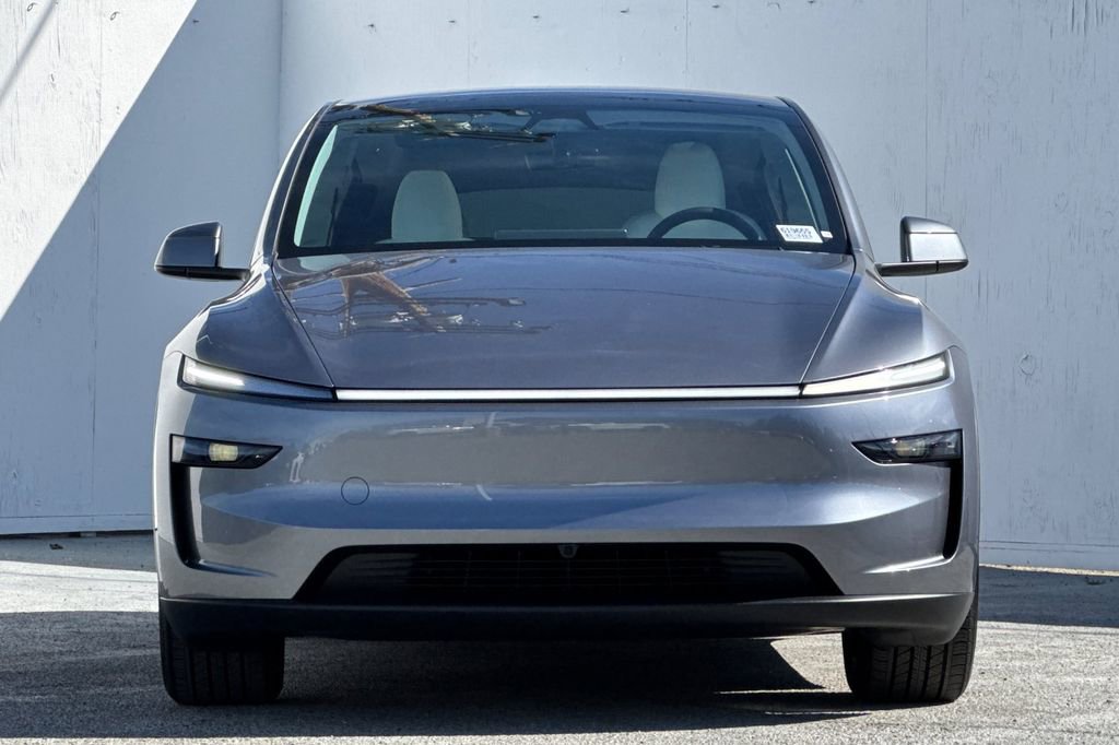 Used 2026 Tesla Model Y 2WD image 8