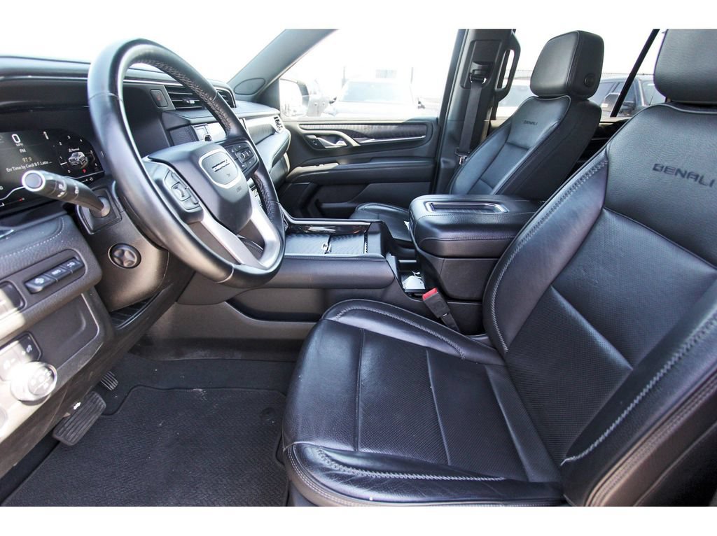 Used 2024 GMC Yukon Denali RWD image 6