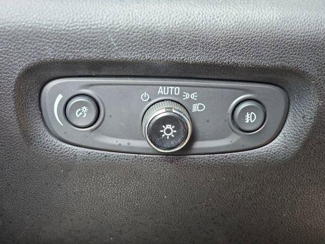 Used 2019 Chevrolet Traverse LT w/ LT Premium Package image 21