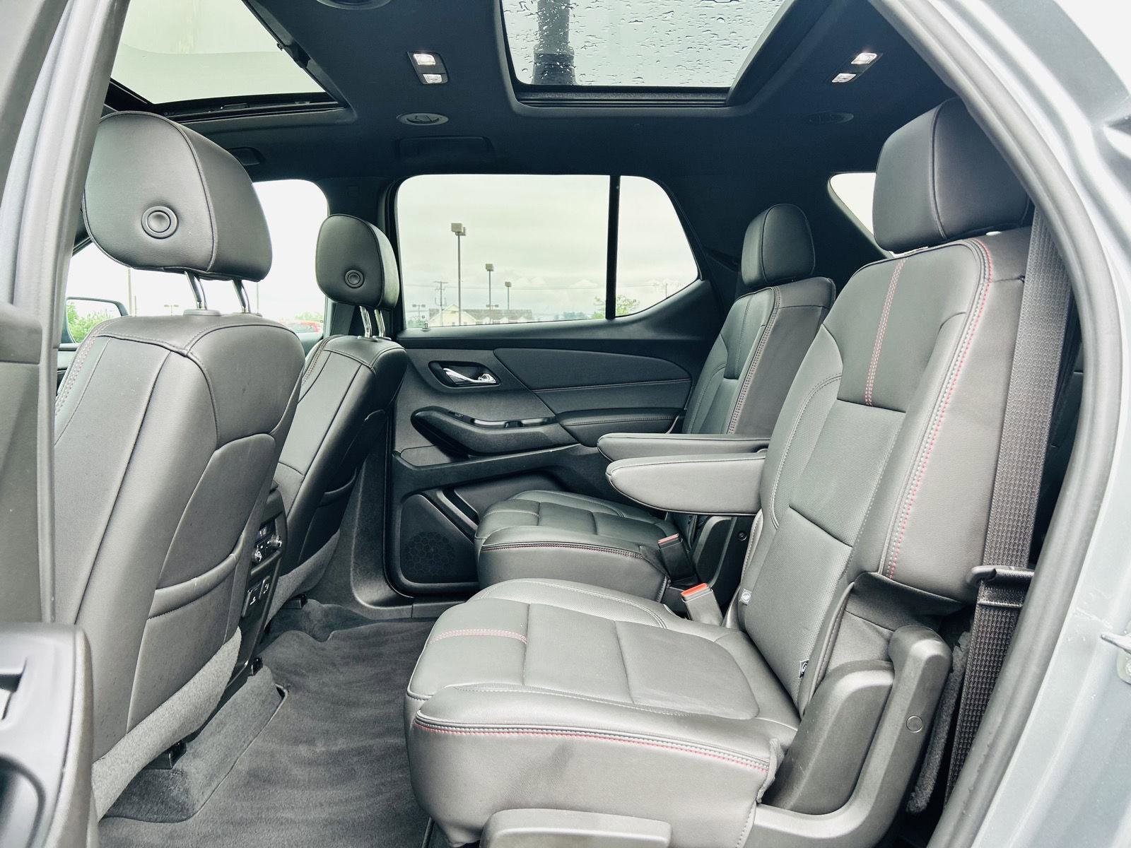 Used 2023 Chevrolet Traverse RS image 38