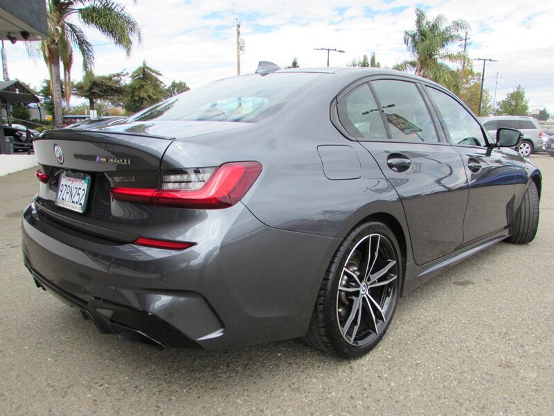 Used 2022 BMW M340i RWD image 7