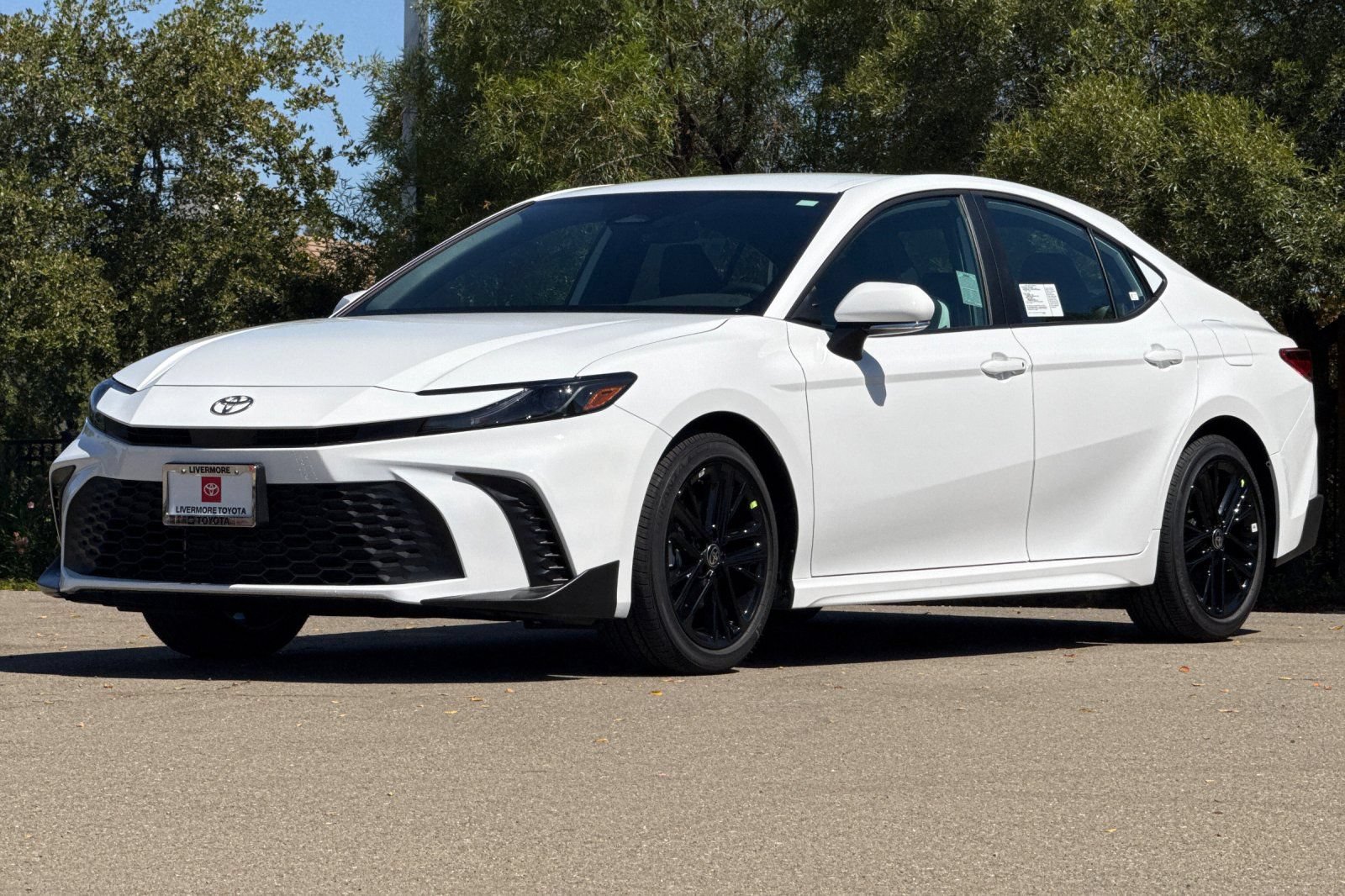 New 2025 Toyota Camry SE w/ Convenience Package FWD image 7