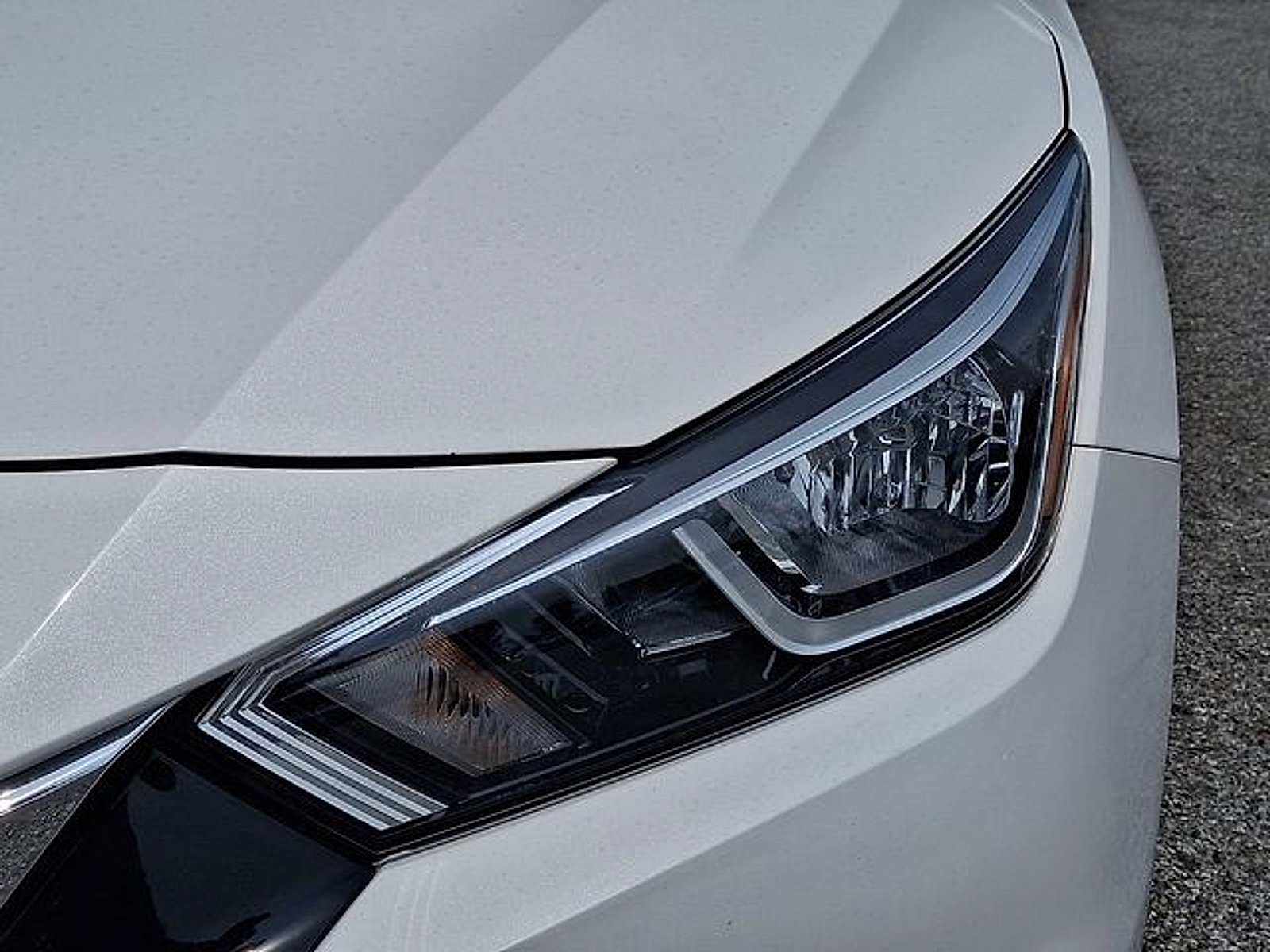 Used 2022 Nissan Versa SV w/ Trunk Package FWD image 10