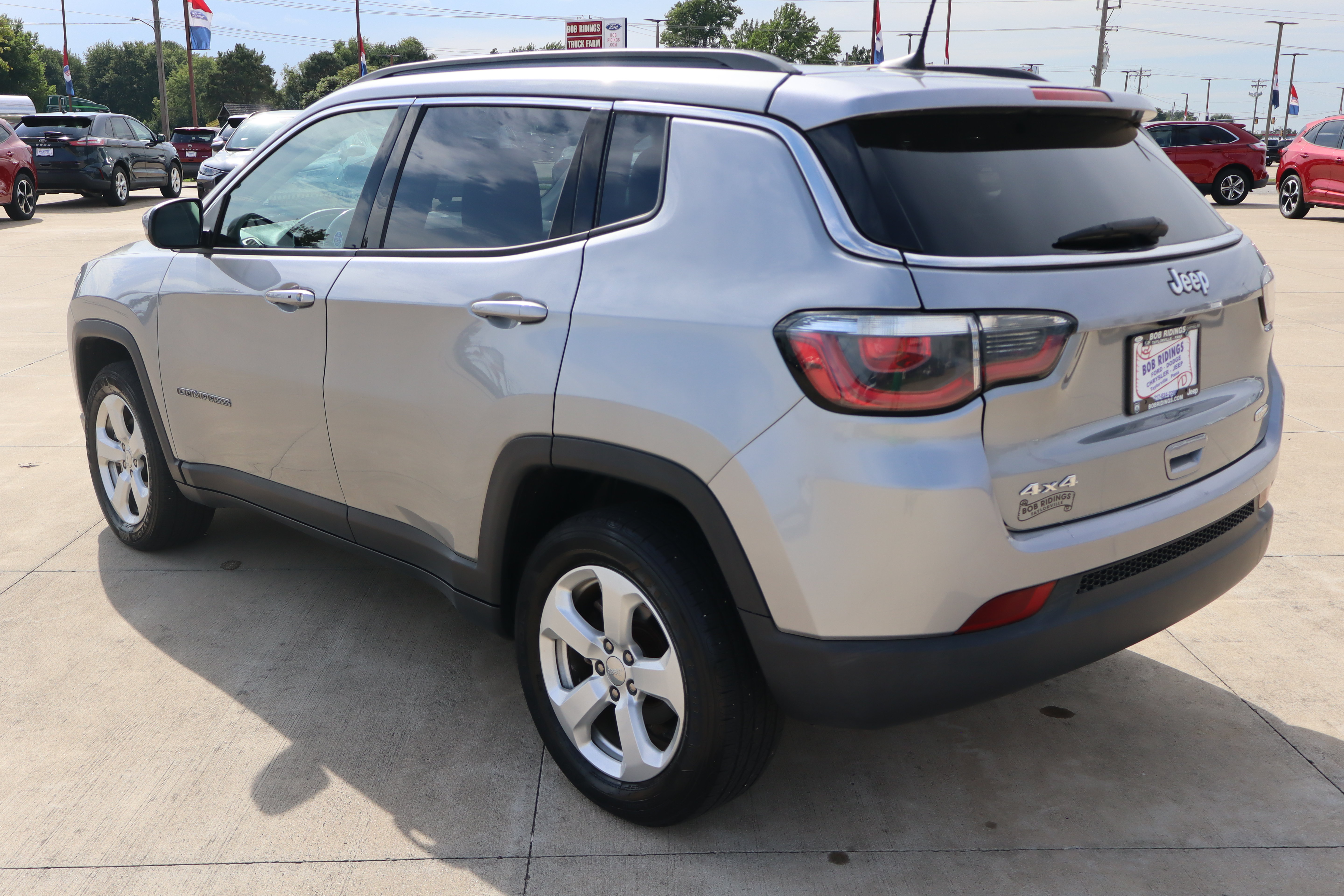 Used 2020 Jeep Compass Latitude w/ Cold Weather Group AWD/4WD image 7