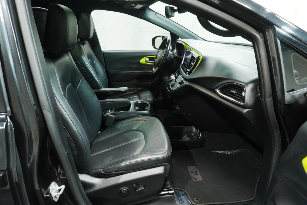 Used 2019 Chrysler Pacifica Touring-L FWD image 14