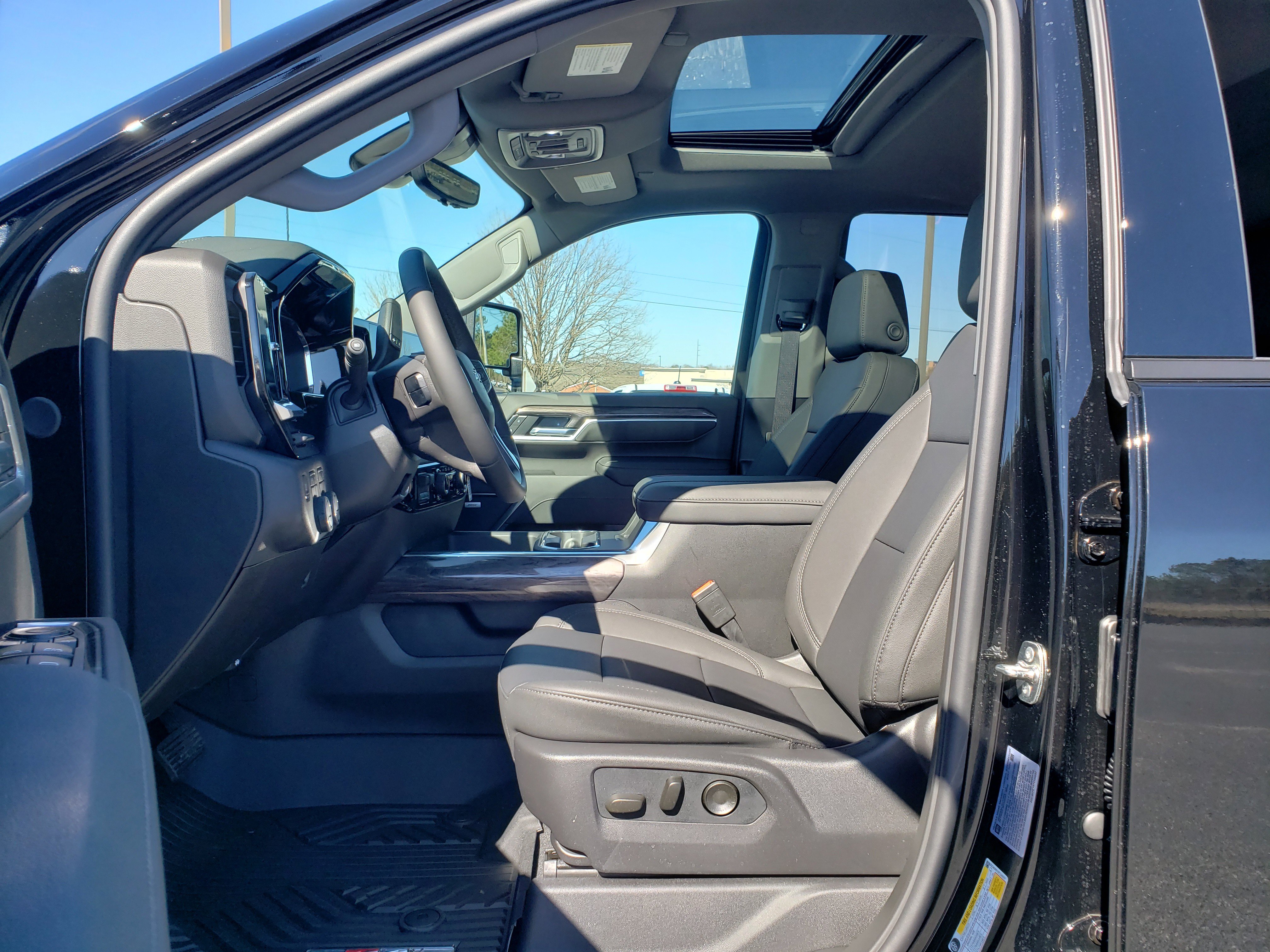 New 2026 Chevrolet Silverado 2500 LTZ w/ LTZ Plus Package image 31