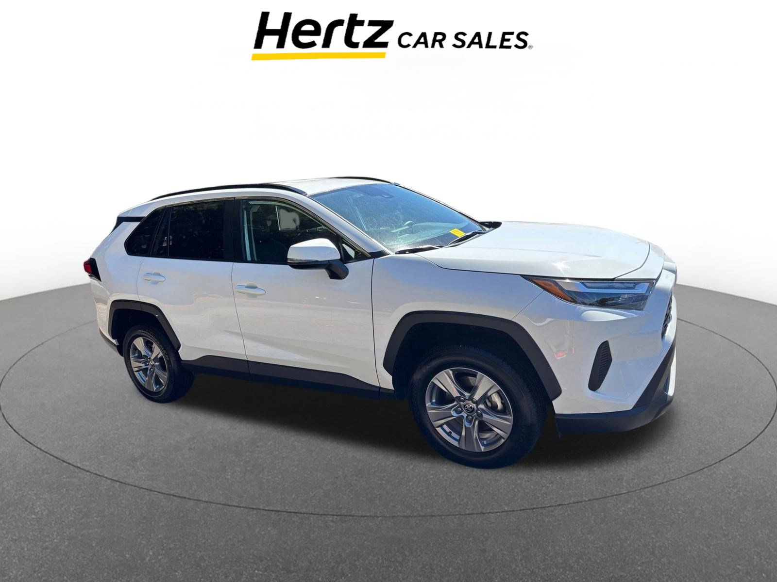 Used 2025 Toyota RAV4 XLE image 1
