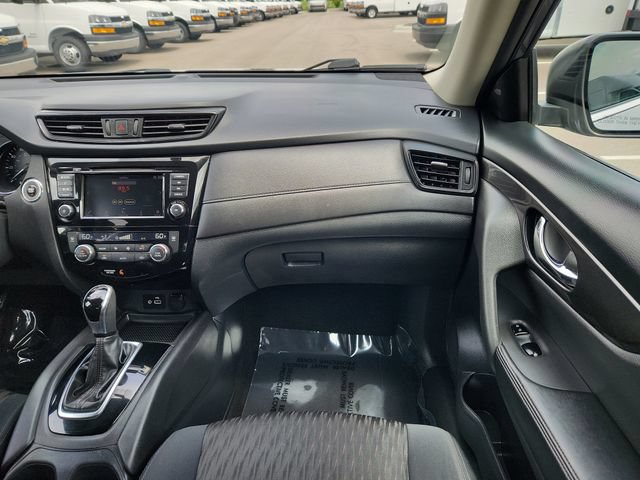 Used 2018 Nissan Rogue SV AWD/4WD image 24
