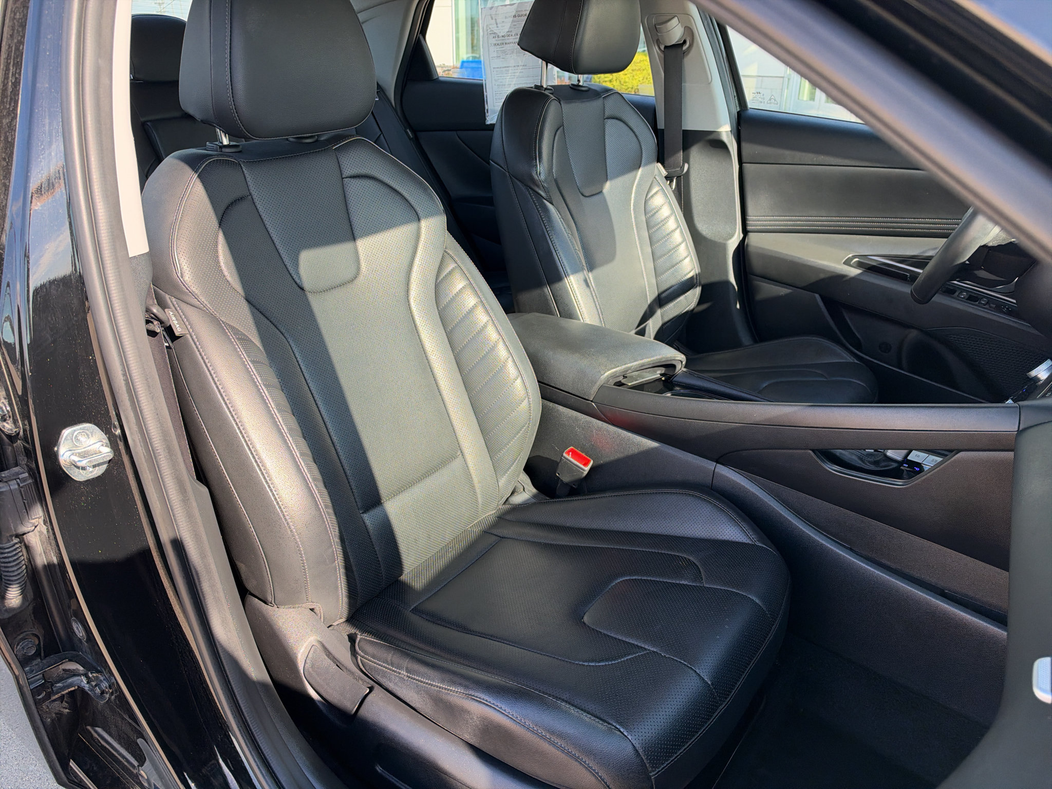 Used 2024 Hyundai Elantra Limited FWD image 21