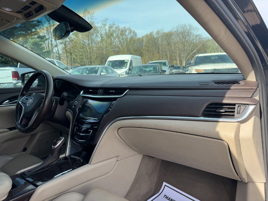 Used 2014 Cadillac XTS FWD image 19