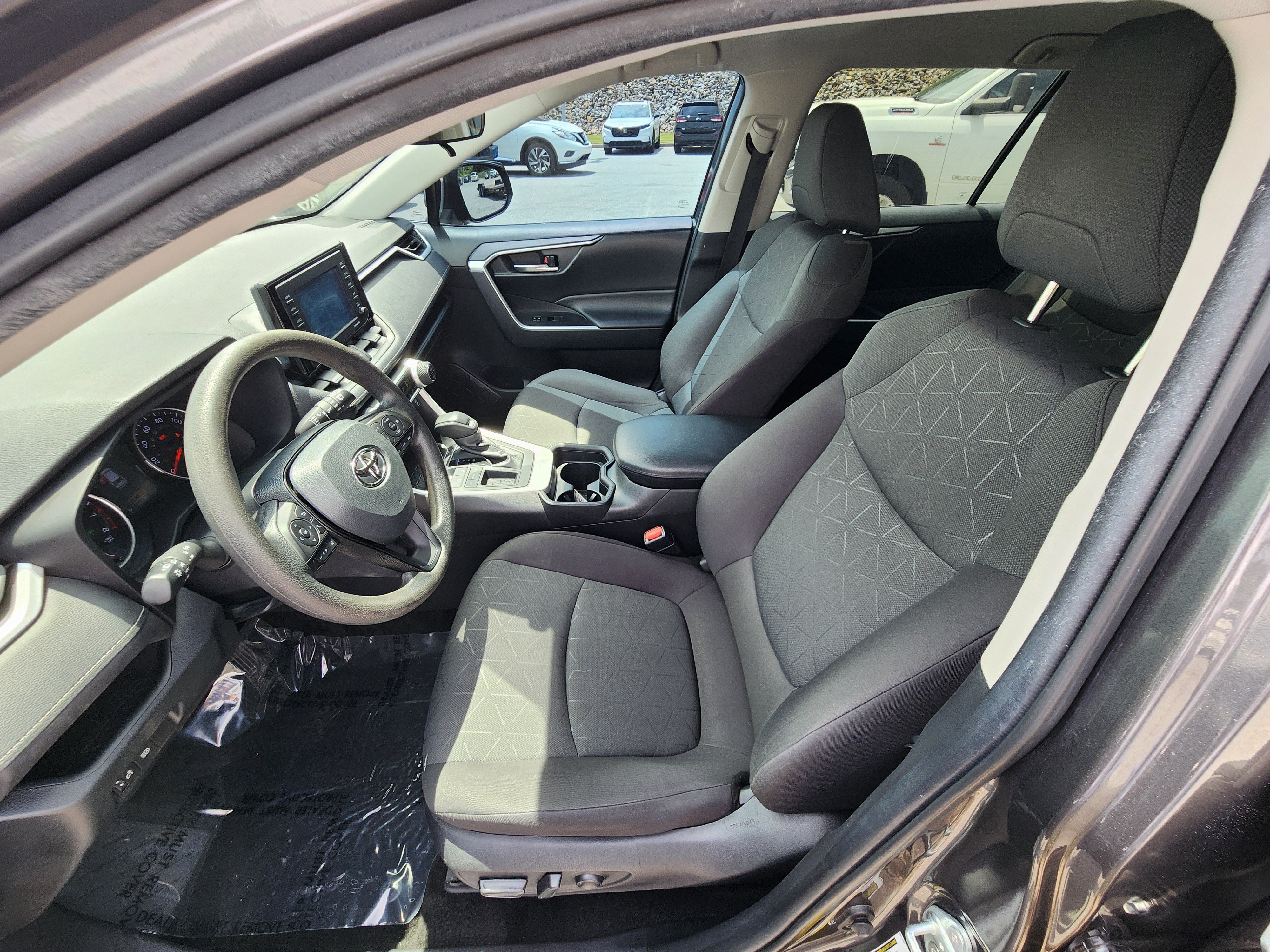 Used 2021 Toyota RAV4 XLE FWD image 17