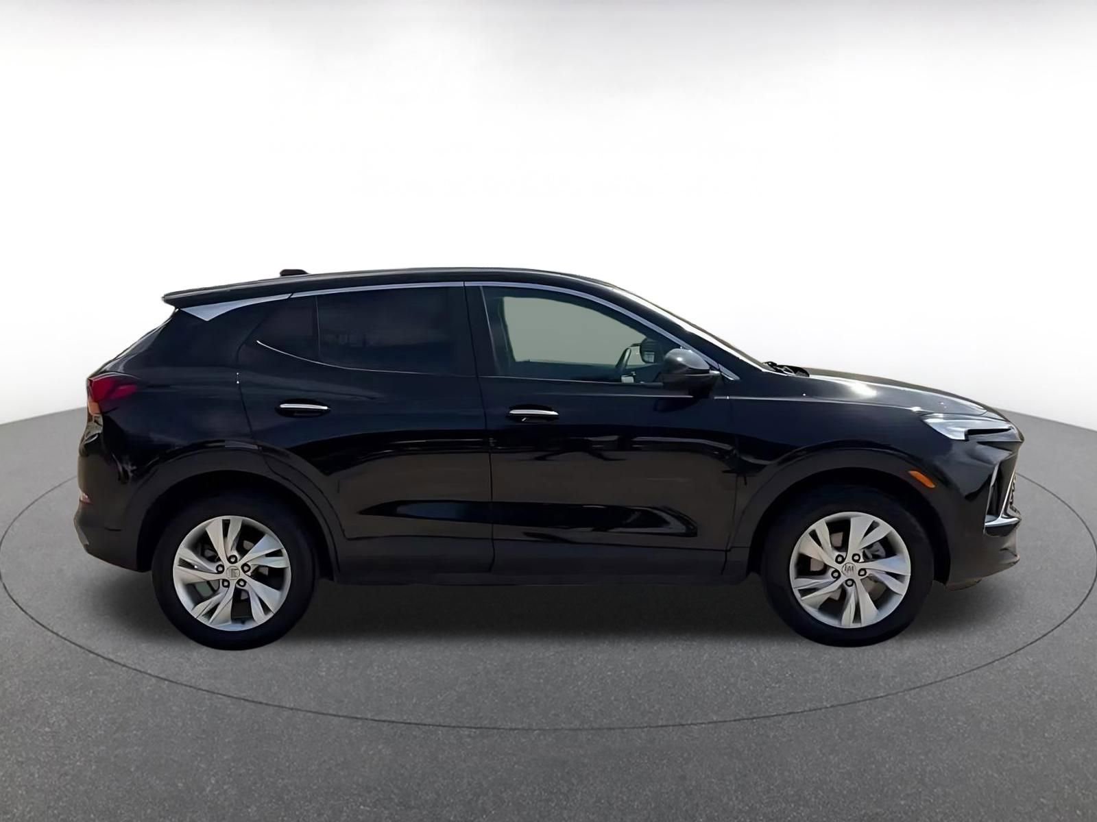 Used 2025 Buick Encore GX Preferred AWD/4WD image 16