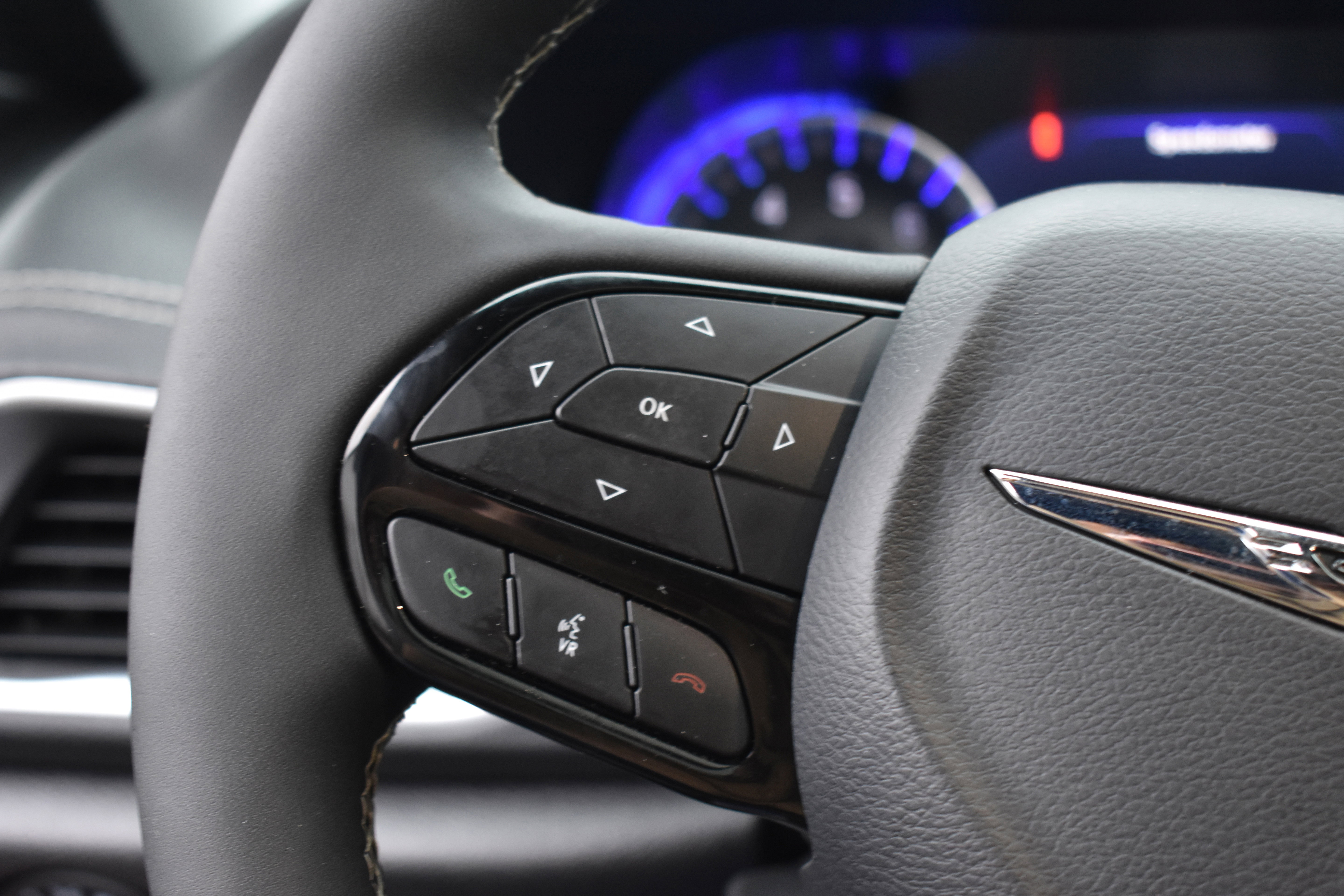 Used 2025 Chrysler Pacifica Limited image 15