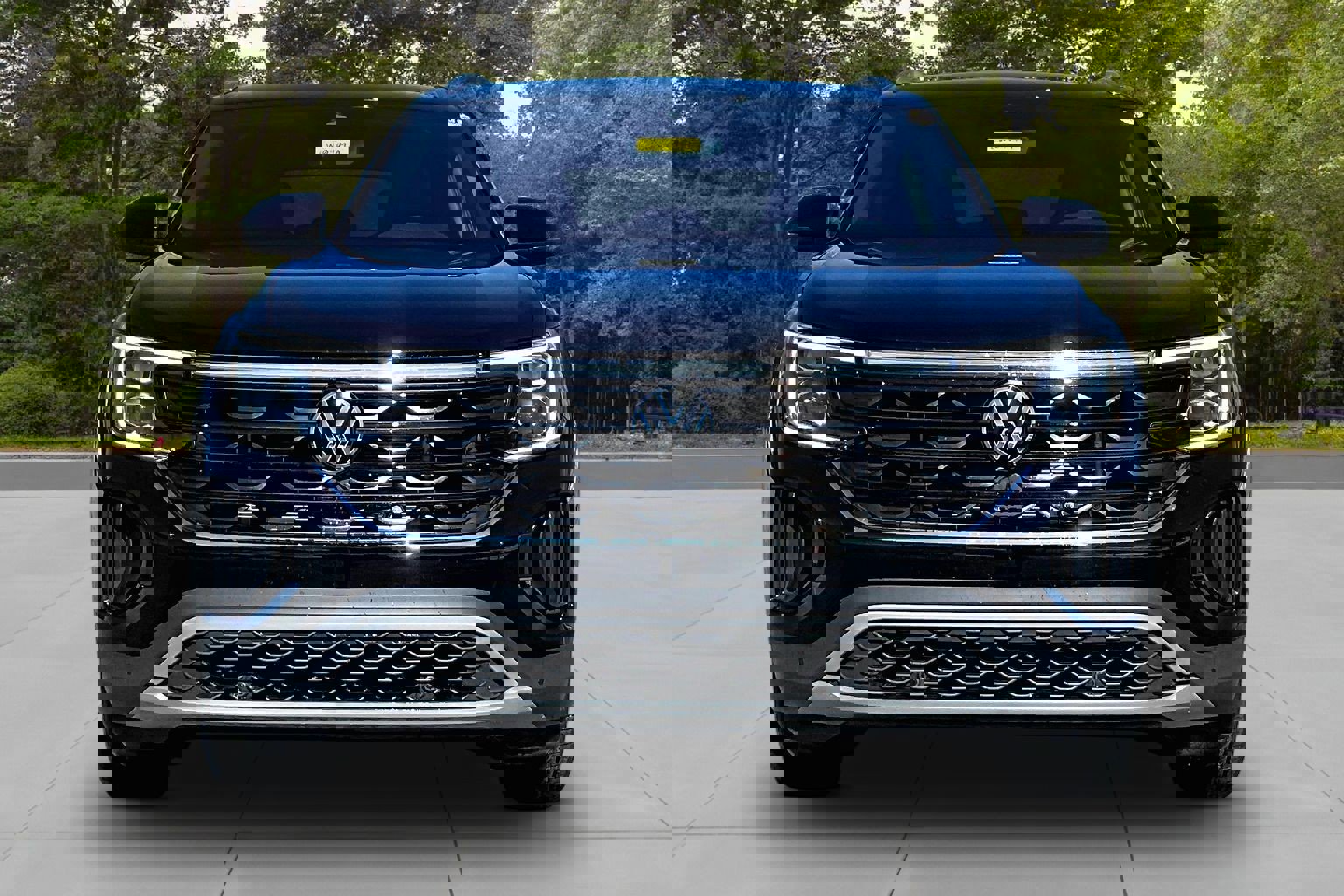 Used 2024 Volkswagen Atlas Cross Sport SE w/ Panoramic Sunroof Package image 2