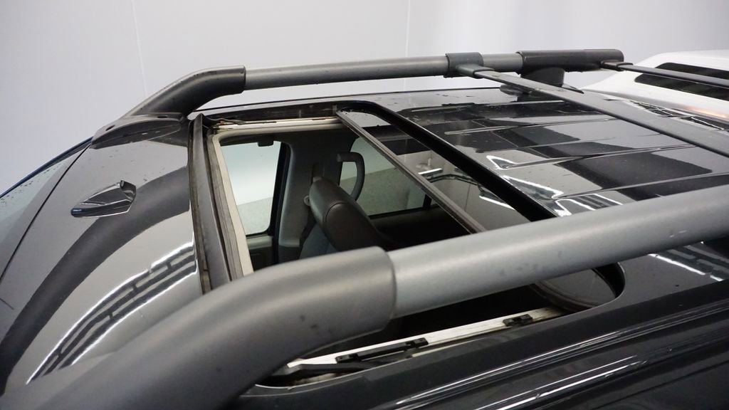 Used 2012 Nissan Frontier SL w/ Moonroof Pkg image 35