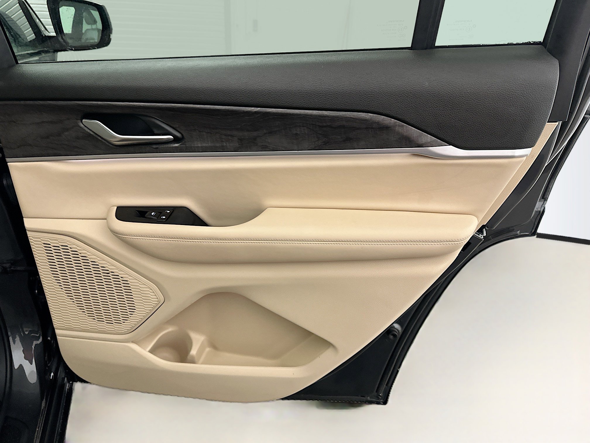 Used 2023 Jeep Grand Cherokee L Limited image 33