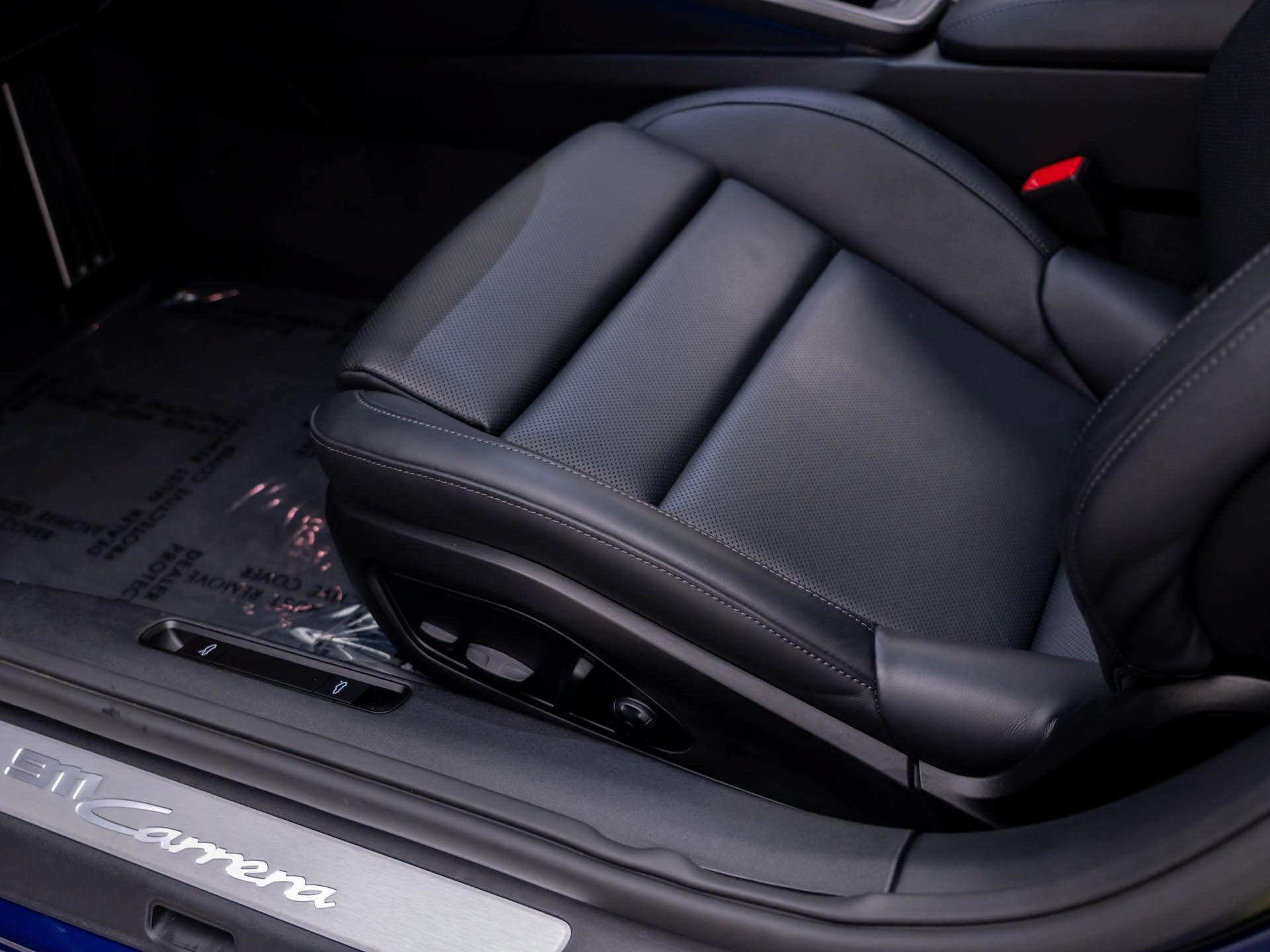 Certified 2025 Porsche 911 Carrera RWD image 18