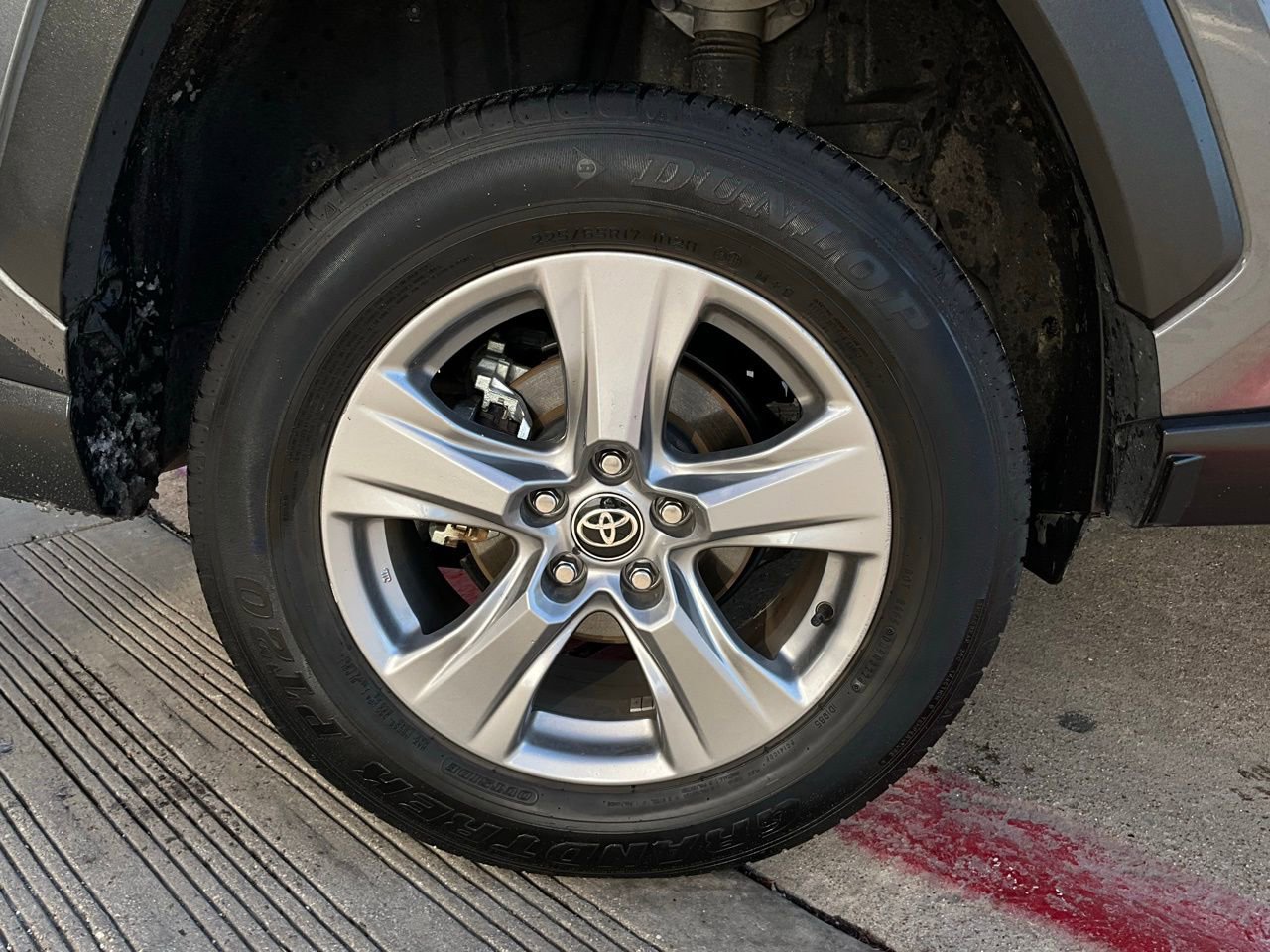 Used 2025 Toyota RAV4 XLE image 9