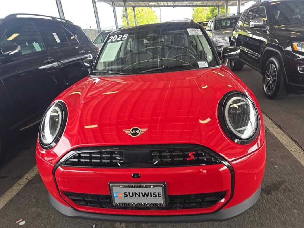 Used 2025 MINI Cooper S FWD image 2