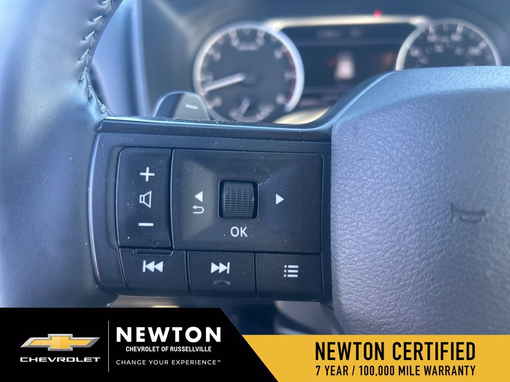 Used 2025 Nissan Rogue SV FWD image 13