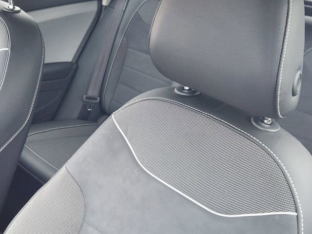 Used 2023 Volkswagen Taos SE FWD image 16