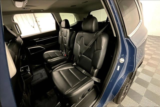 Used 2025 Kia Telluride S image 25