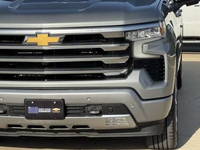 Used 2025 Chevrolet Silverado 1500 High Country AWD/4WD image 10