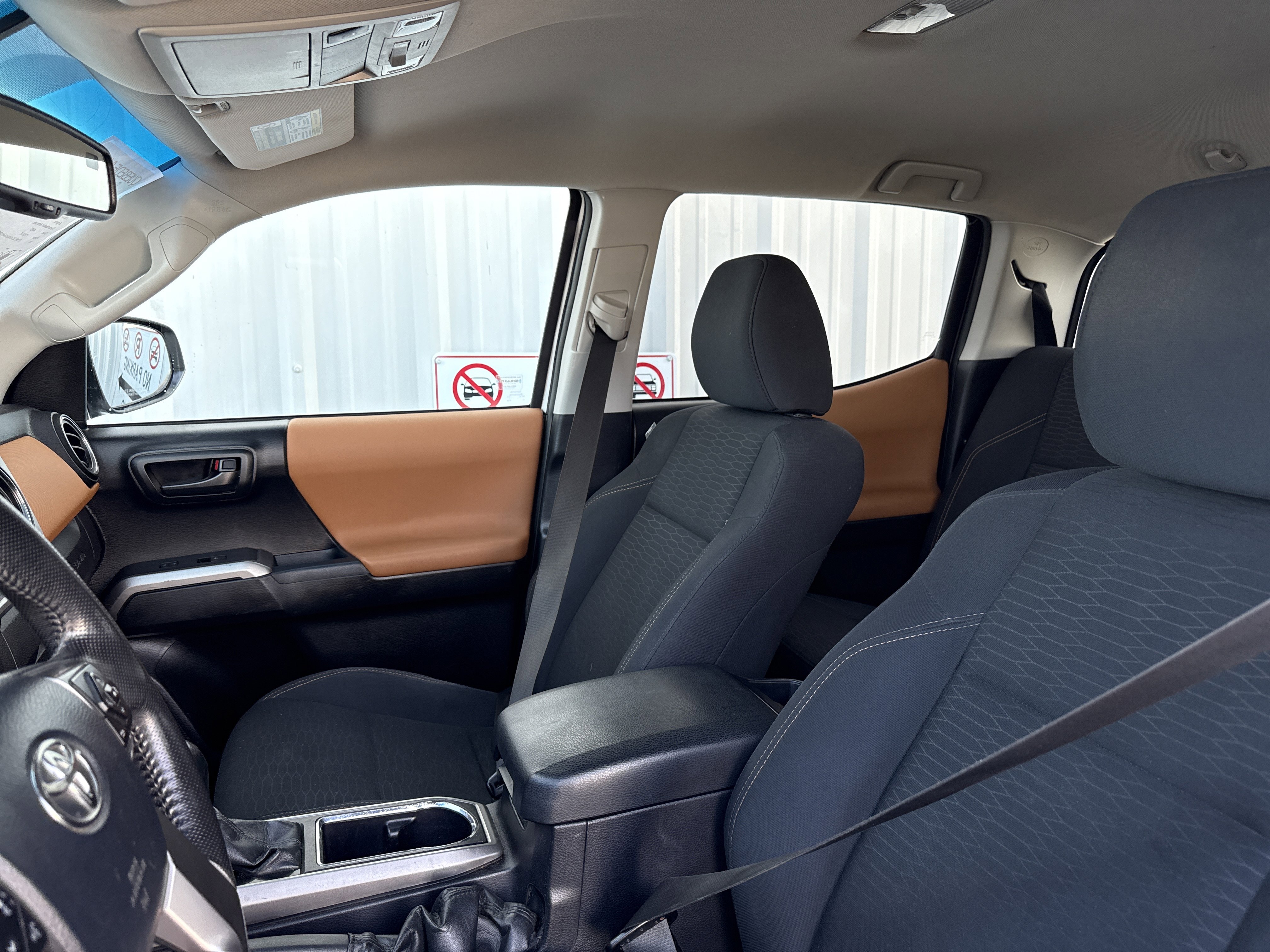 Used 2017 Toyota Tacoma SR5 w/ Tow Package image 11