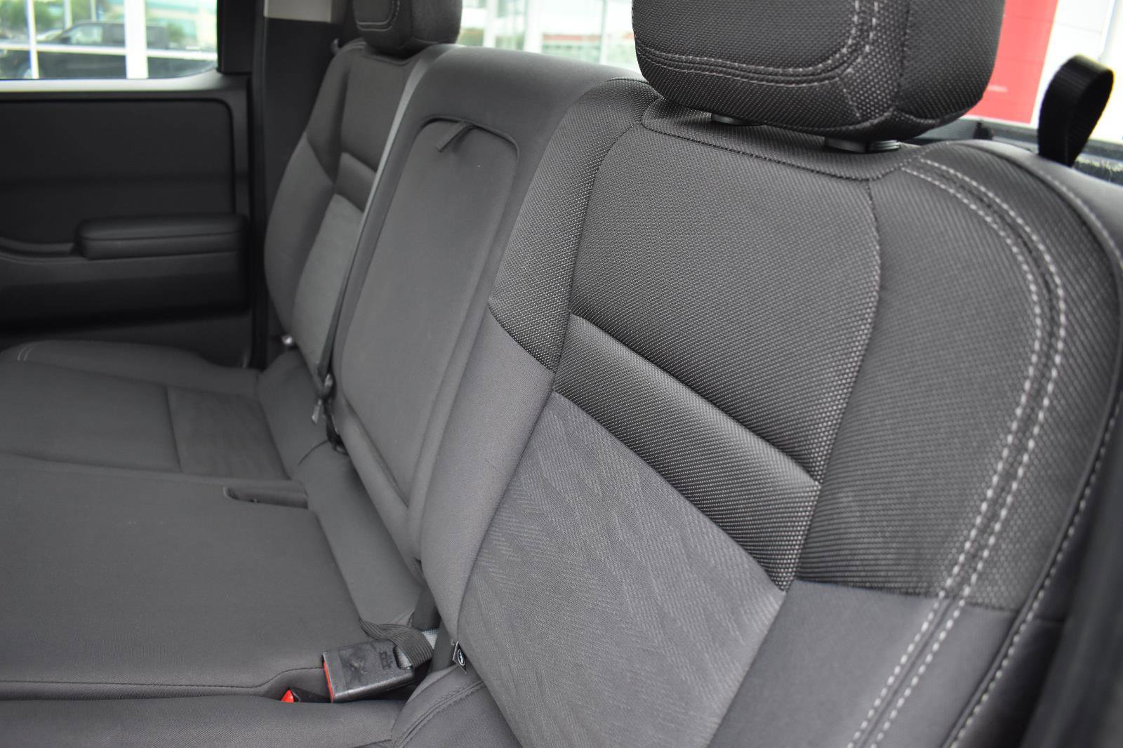 Used 2022 Nissan Frontier SV image 44