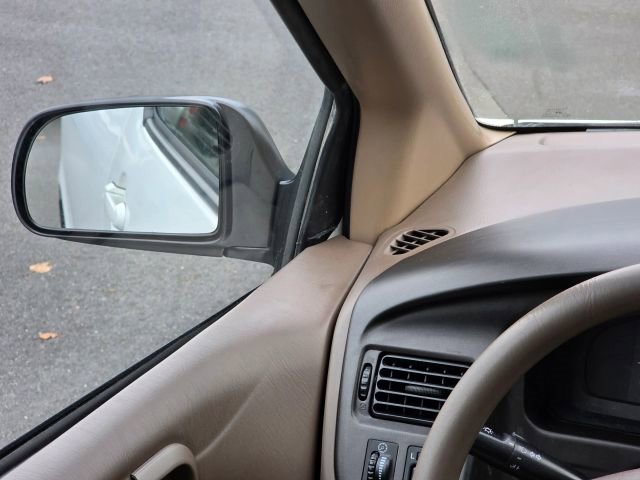 Used 1998 Toyota Sienna CE image 15