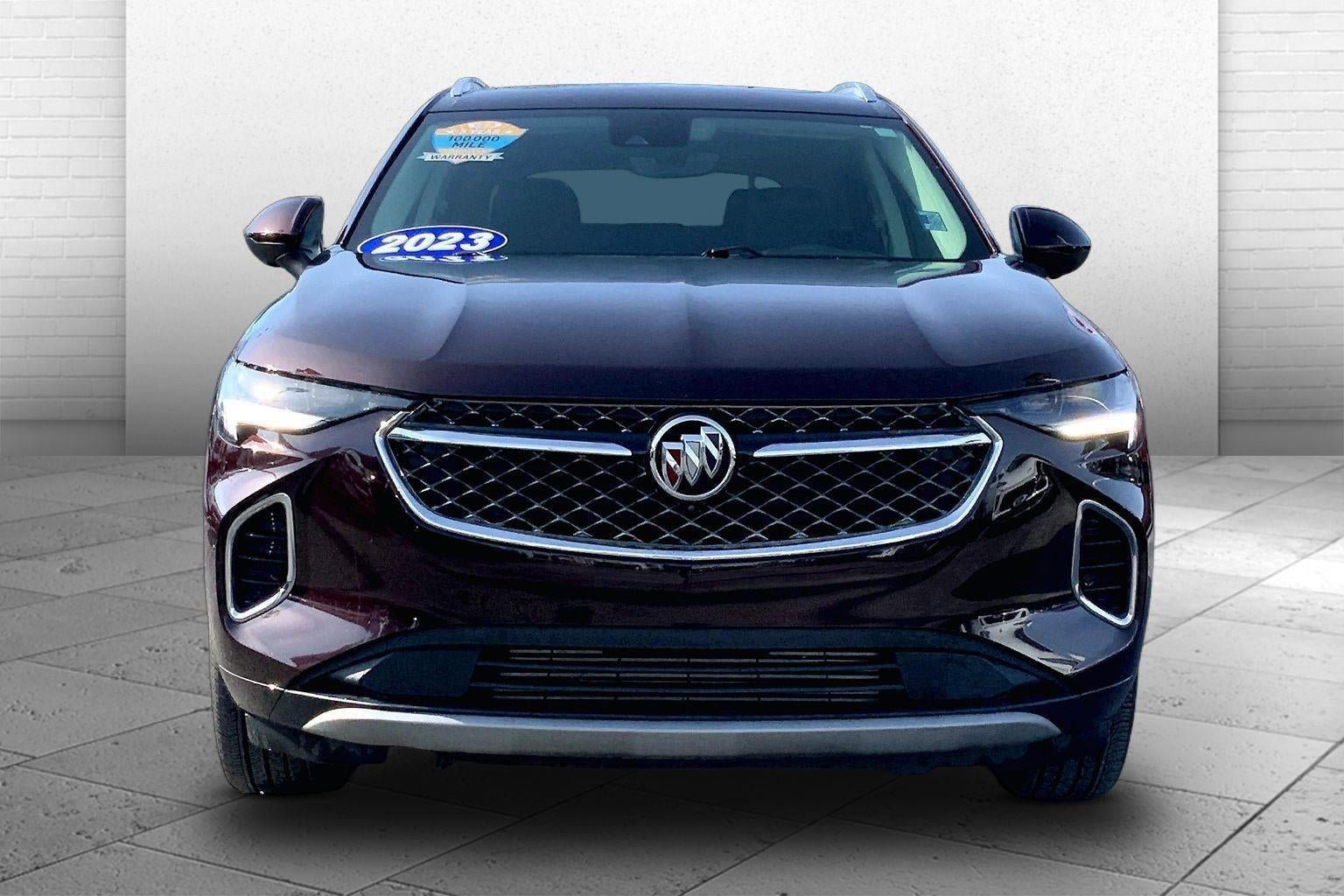 Used 2023 Buick Envision Avenir image 2