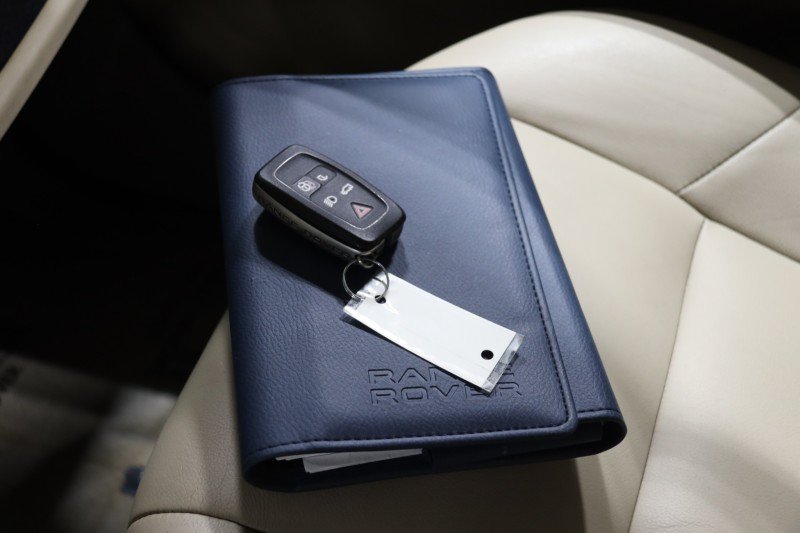 Used 2011 Land Rover Range Rover Sport HSE AWD/4WD image 68