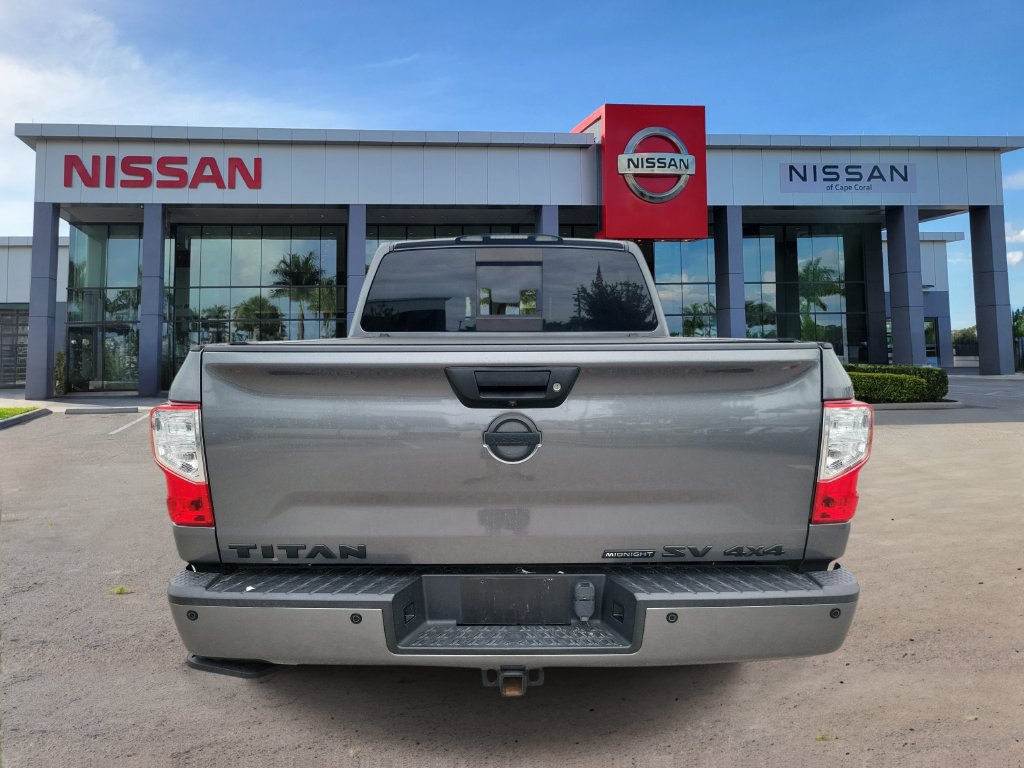 Used 2019 Nissan Titan SV w/ SV Convenience Package AWD/4WD image 3