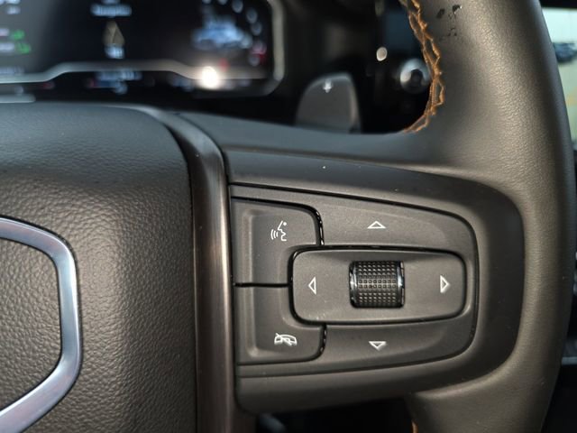 Used 2025 GMC Sierra 1500 AT4 w/ Technology Package AWD/4WD image 9